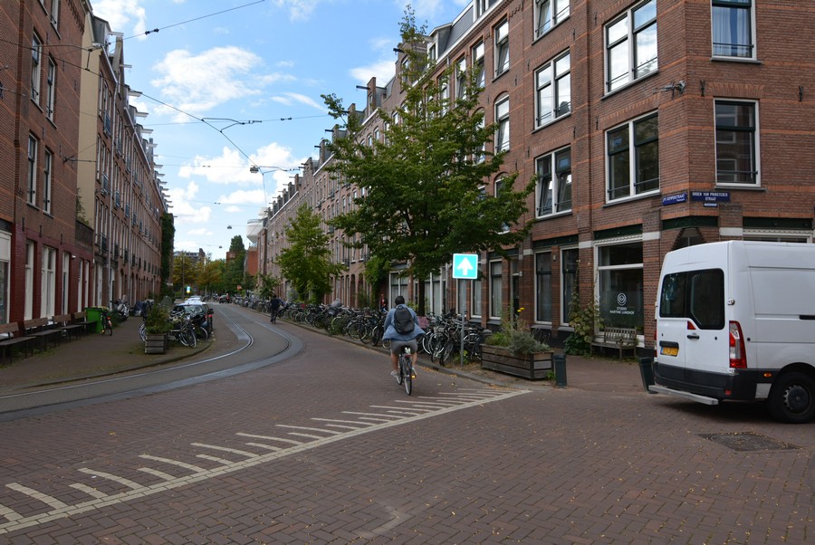 Joan Melchior Kemperstraat vanaf Groen van Prinsterenstraat-1
