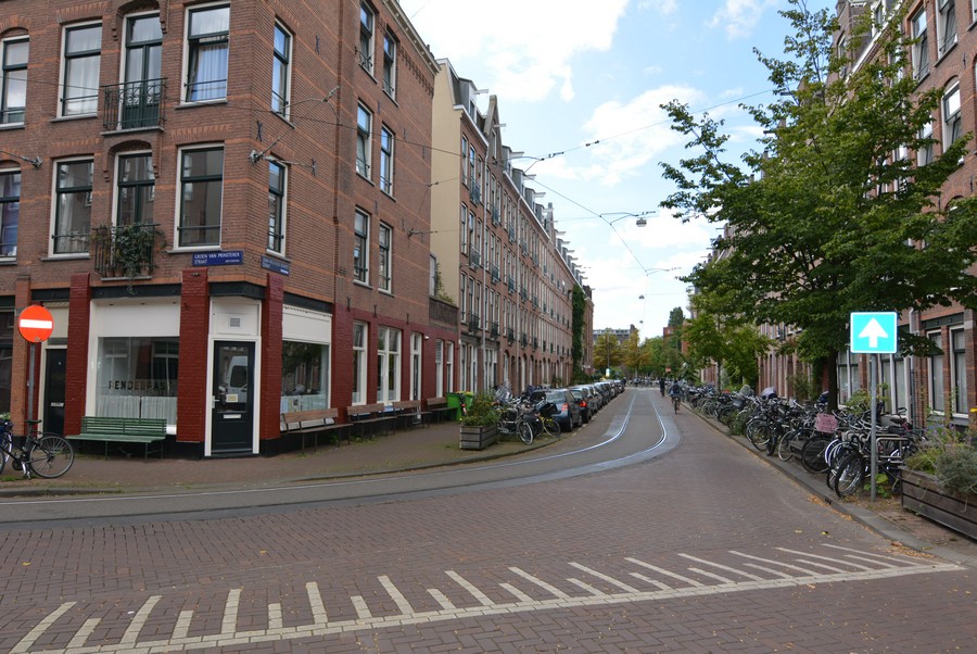 Joan Melchior Kemperstraat vanaf Groen van Prinsterenstraat-2
