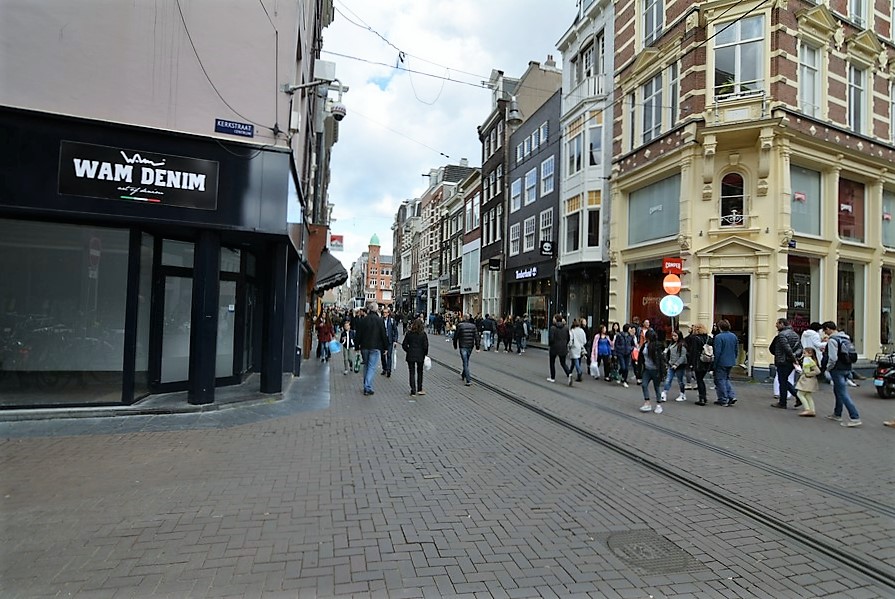 Leidsestraat onevenzijde tussen Kerkstraat en Keizersgracht