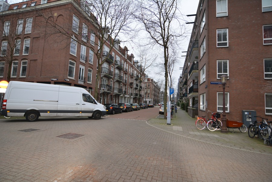 Staringstraat vanaf Wilhelminastraat-1
