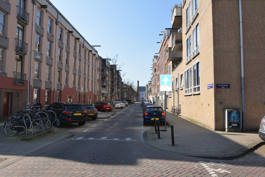 Tweede Oosterparkstraat vanaf Sparrenweg