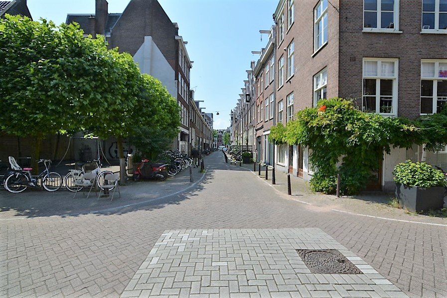 Eerste Weteringdwarsstraat