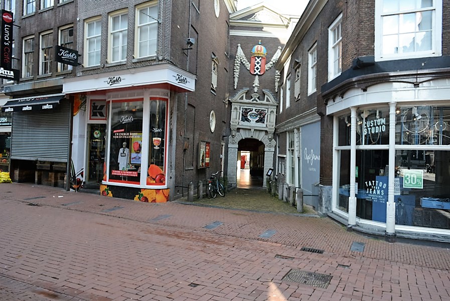 Kalverstraat bij ingang AH-museum