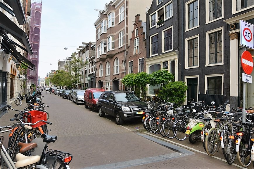 Kerkstraat evenzijde Utrechtsestraat-Amstel