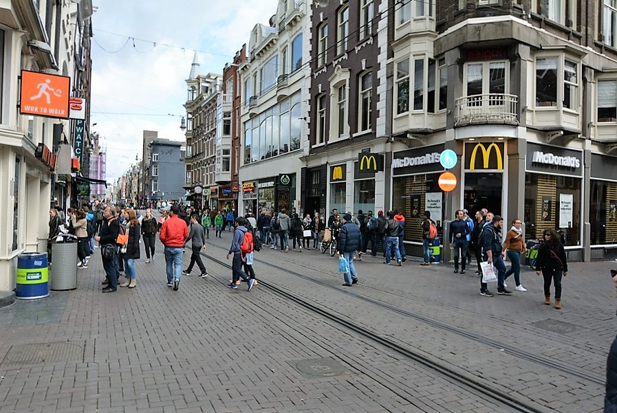 Leidsestraat onevenzijde tussen Lange Leidsedwarsstraat en Prinsengracht