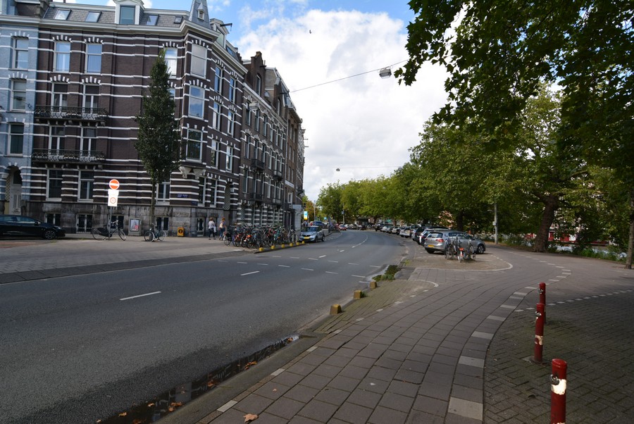 Nassaukade vanaf Tweede Helmersstraat