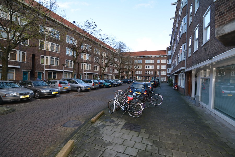 Pieter van der Doesstraat vanaf Joos de Moorstraat-2
