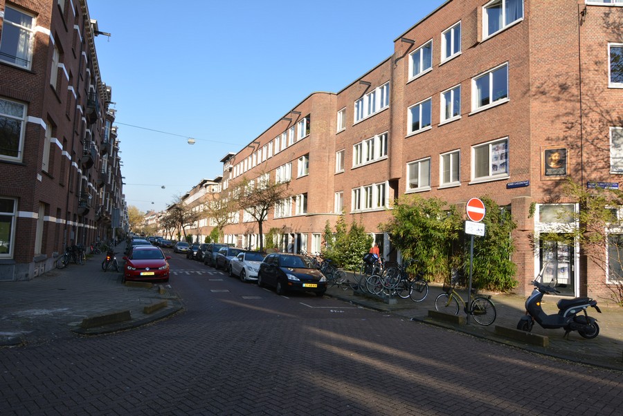 Reinier Claeszenstraat vanaf Maarten Harpertszoon Trompstraat-1