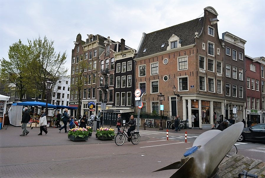 Singel evenzijde vanaf Haarlemmerstraat