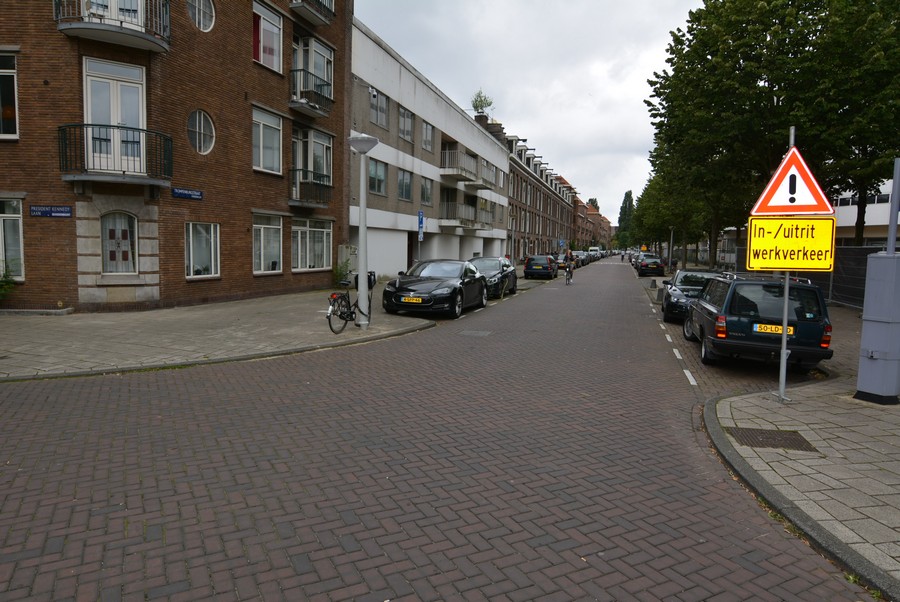 Trompenburgstraat vanaf Amsteldijk