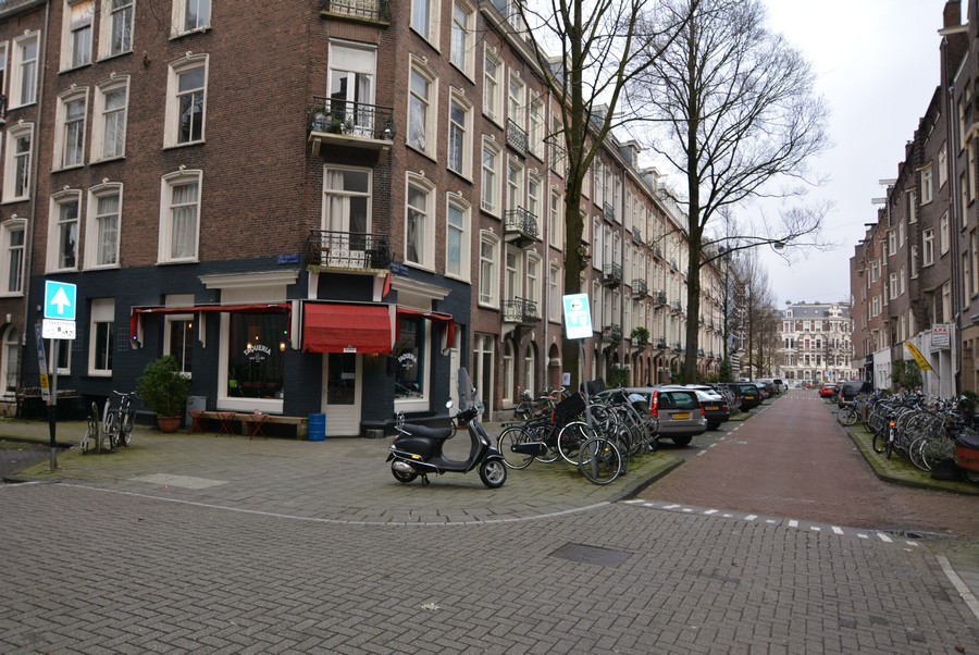 Tweede Helmersstraat vanaf de Genestetstraat-1