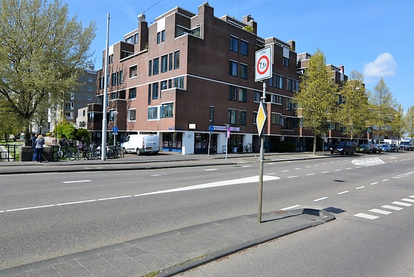 Zeeburgerstraat 2